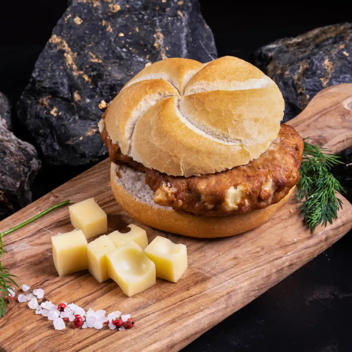 omas-hit_kaeseboulette-2er-mit-wuerzigem-kaese-burgstaedter-beef